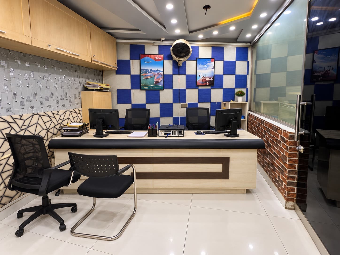 AMG customer service workstations